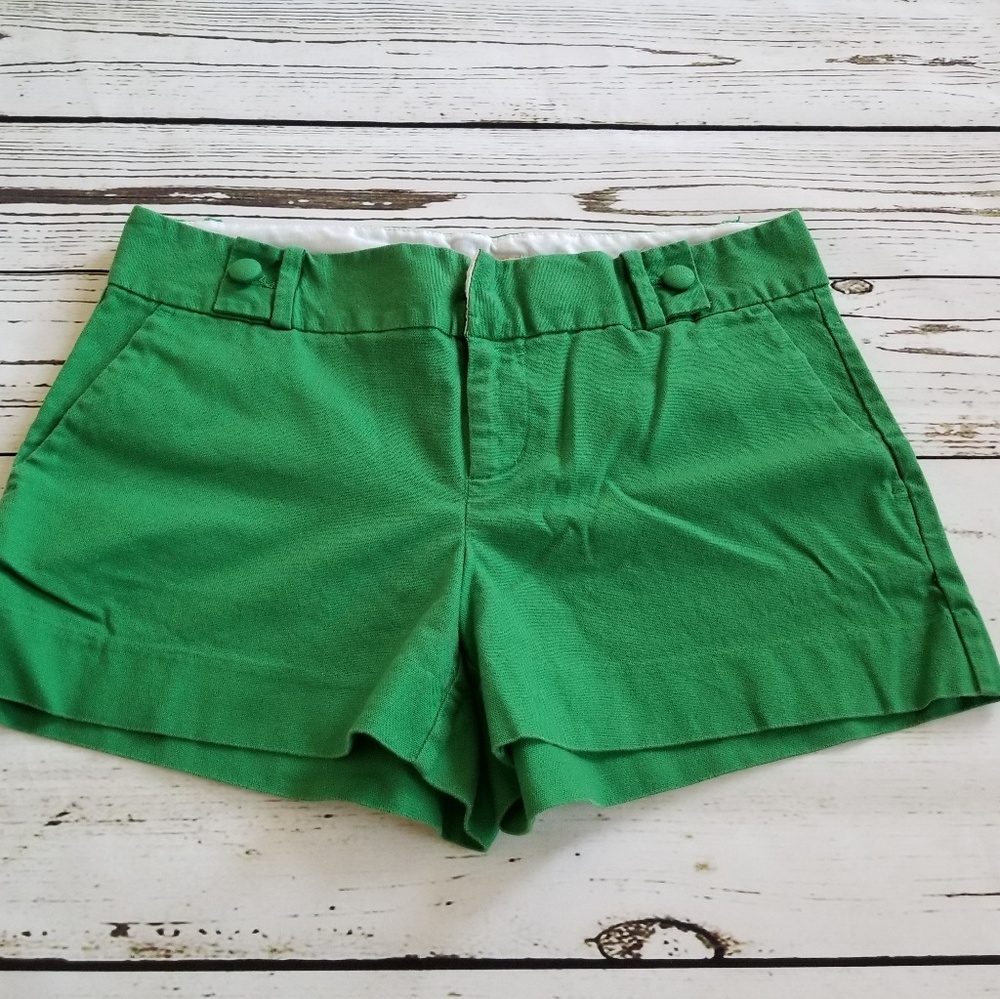 NEW! Banana Republic Kelly green shorts